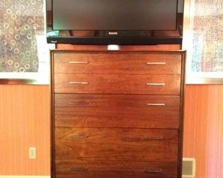 Vintage 5-drawer chest, with new flat screen TV.