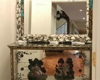 Mirrored decorative cabinet