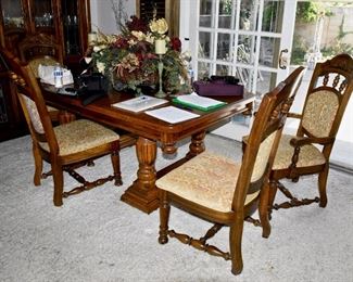 Vintage SOLID WOOD Dining Room Set 