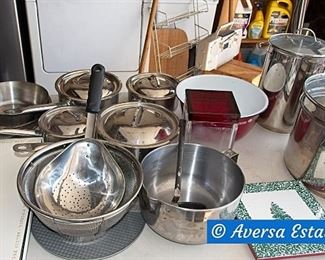 Pots / Pans / Cookware