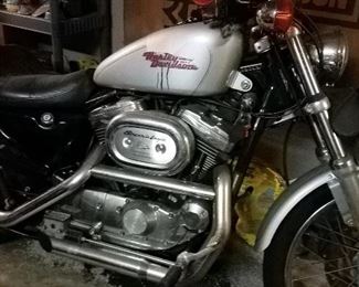This item is offered for presale.  Inquiries can be made via text to 251.525.0966.  (2000 XL1200 Harley Davidson.  Runs Great.  Clean Title.) 