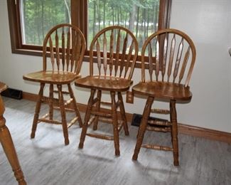 3 OAK BAR STOOLS