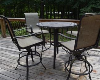 HIGH TOP PATIO SET W/4 CHAIRS