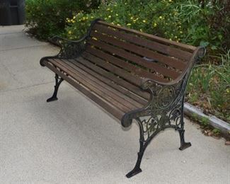GARDEN BENCH