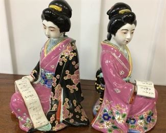 Beautiful pair of Asian ladies..... backs are flat so could be used as bookends!