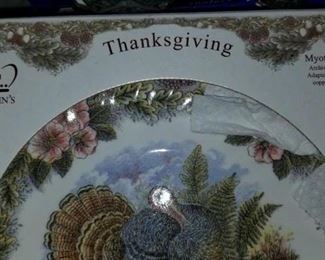 Queen's Thanksgiving Plates