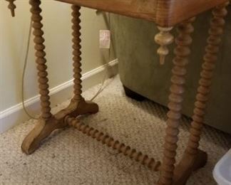 Sweet End Table