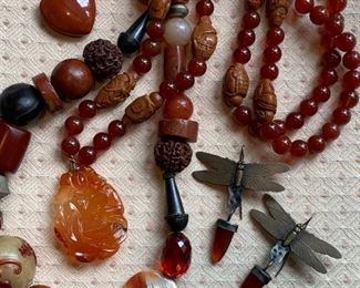 Agate, amber and more.
