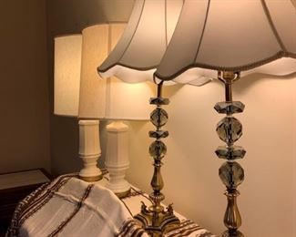 Four table lamps https://ctbids.com/#!/description/share/208649
