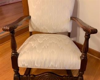 Vintage rocking chair https://ctbids.com/#!/description/share/208651