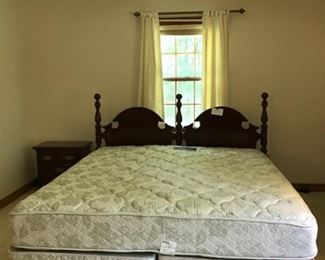 King bed & nightstand. https://ctbids.com/#!/description/share/208679