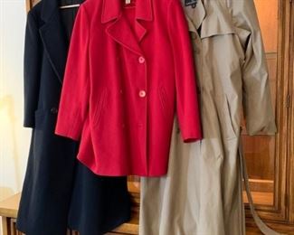 Women's coats https://ctbids.com/#!/description/share/208662