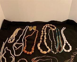 Assortment of costume jewelry https://ctbids.com/#!/description/share/208669