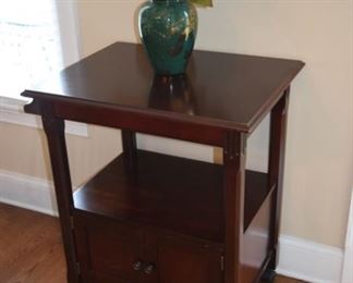 Mahogany Tea Cart 22" X 29" x 34"