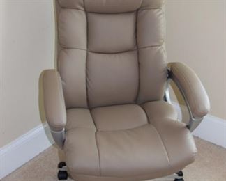 Nice Office Task Chair
