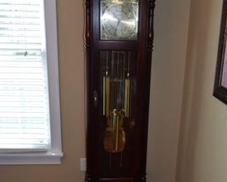 Howard Miller Grandfather Clock works well