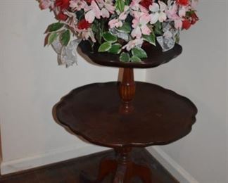Two-tiered Pie Crust Duncan Phyfe AntiqueTable with lovely Flower Arrangement