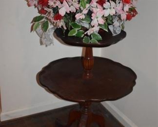 Two-tiered Pie Crust Duncan Phyfe AntiqueTable  with lovely Flower Arrangement