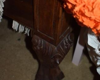 Gorgeously Carved Bedroom Suite featuring Barley Twist, Pie Crust Edging, Claw Feet, and More. Bedroom Suite consists of Mirrored 8 Drawer Dresser, Highly Carved 4 Poster Bed and 2 matching End Tables!!!
