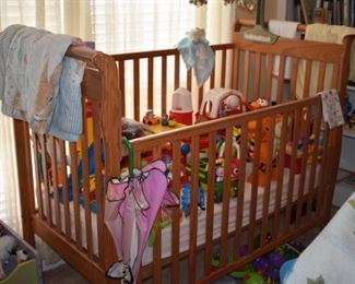 Beautiful Solid Wood Sleigh Bed Style Crib