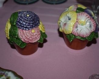 Rare Vintage Salt and Pepper Set
