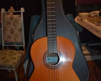 Epiphone Classic Guitar with Case in Beautiful Condition