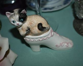 Vintage Kitten and Shoe Salt and Pepper Set
