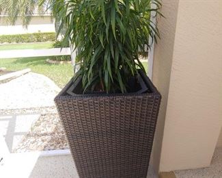 Outdoor Planter-Vinyl Wicker