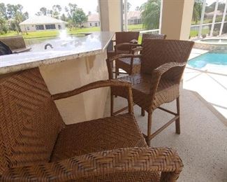 4 Outdoor Bar Stools Vinyl Wicker