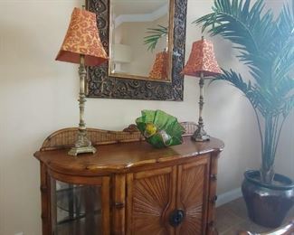 Buffet/Chest with Side Display & Curved Glass