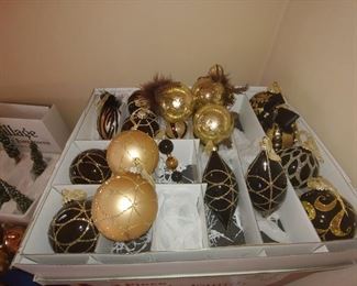 Front gate Christmas ornaments