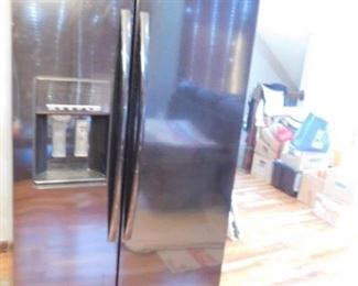 2012 Whirlpool Side by side Black fridge