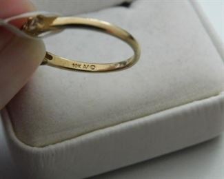 10 Kt Gold Ring with CZ