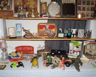 GI Joes, frames, decor