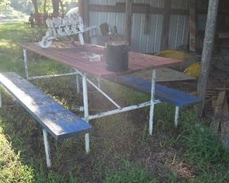 picnic table