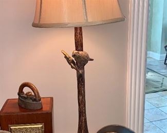 Tree lamp with bird