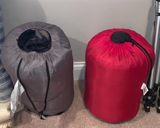 2 sleeping bags 