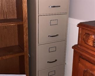 Metal file cabinet - great condition 