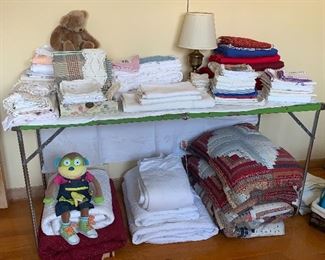 Lots of nice linens, some are vintage - there are lots more linens than what is shown this these pictures 