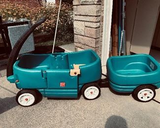  Little Tikes wagon, in great condition 