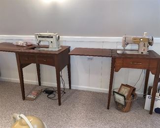 2 Singer sewing machine w/cabinets 
