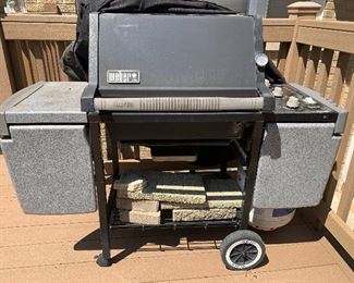  Weber grill with fall down sides