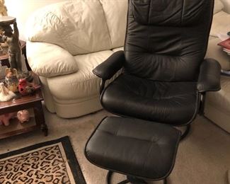 lounge chair w/ottoman