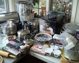 Pots, pans, bread boxes, food prep & service