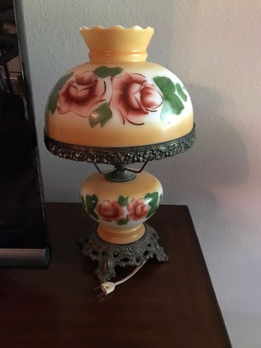 Gone With the Wind roses lamp
