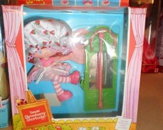 Kenner Strawberry Shortcake in box