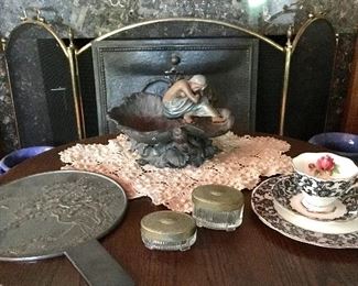 Bronze figural vide-poche