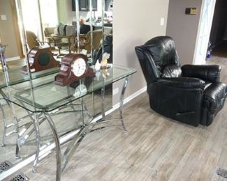 Recliner & Table
