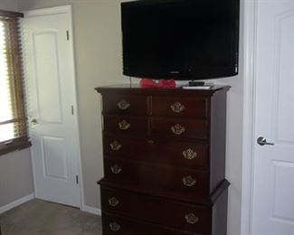 Samsung 40" TV & Dresser