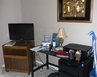 Desk & 26" Samsung TV